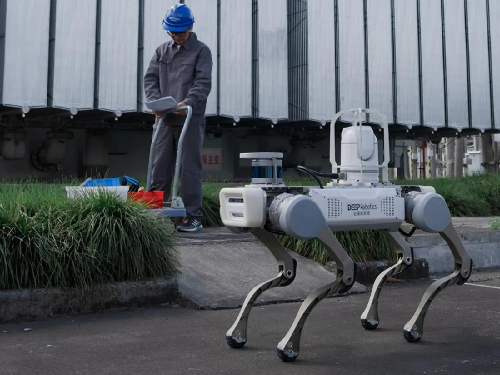 Jueying X20 quadruped robot — official DEEP Robotics image 2
