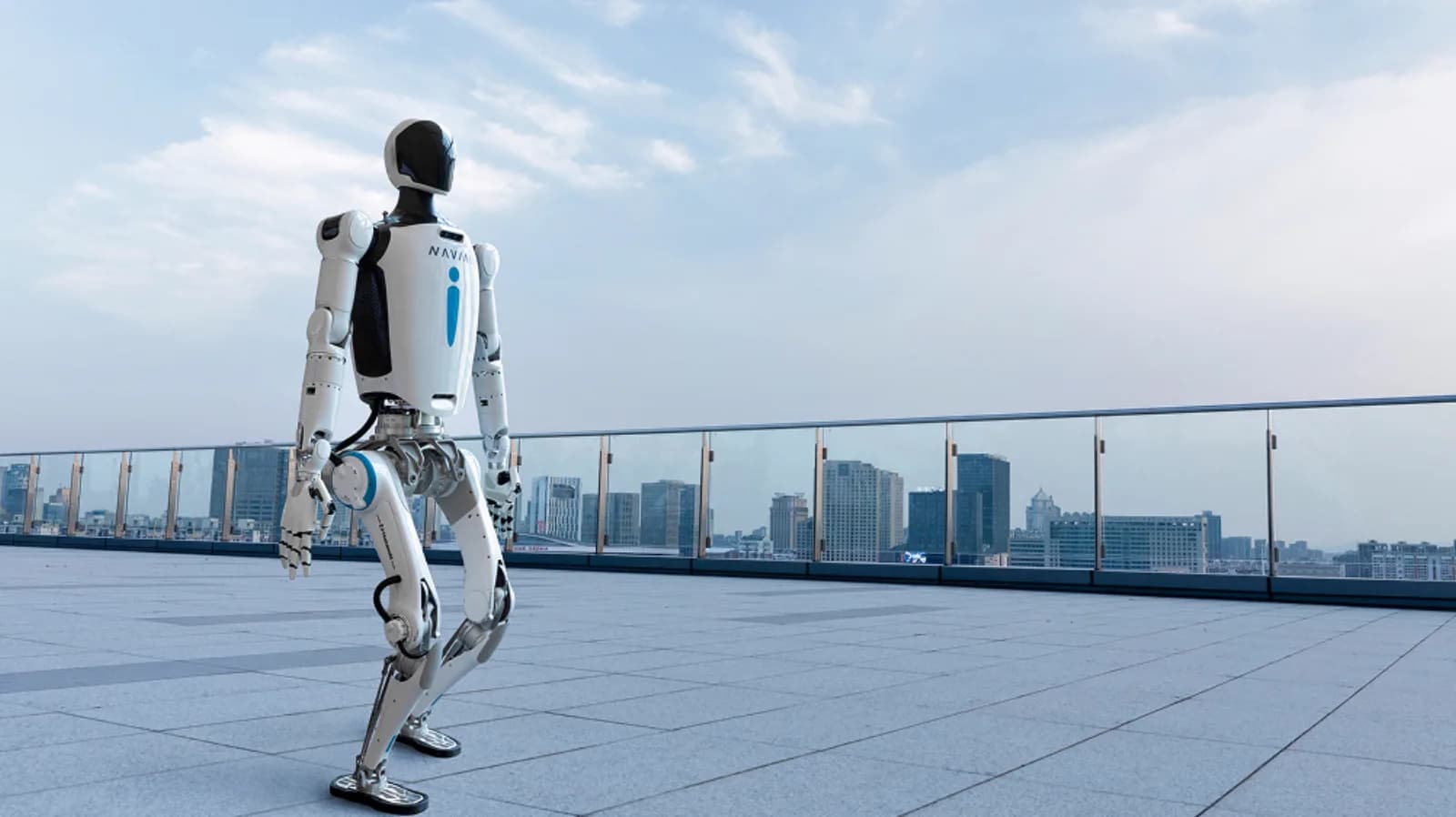 Navigator 2 NAVIAI bipedal humanoid robot — official Zhejiang Humanoid Robot Innovation Center image 2