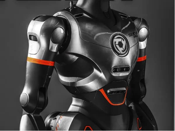 EngineAI SE01 humanoid robot — official EngineAI image 10