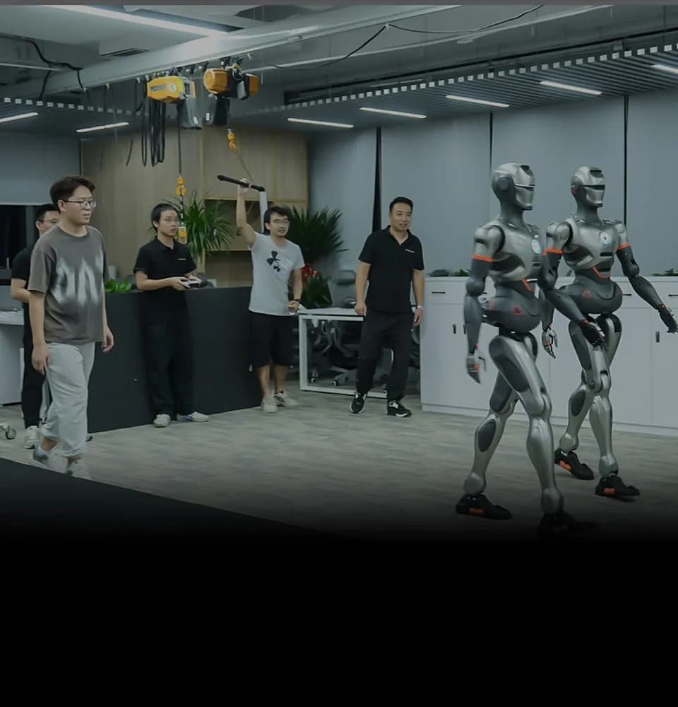 EngineAI SE01 humanoid robot — official EngineAI image 11