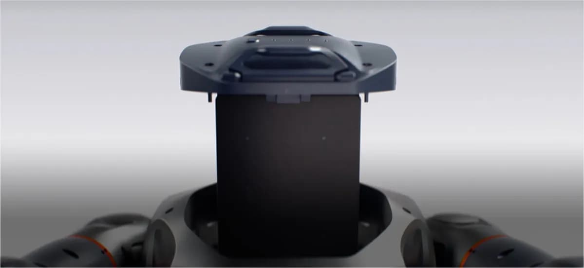 EngineAI SE01 humanoid robot — official EngineAI image 12