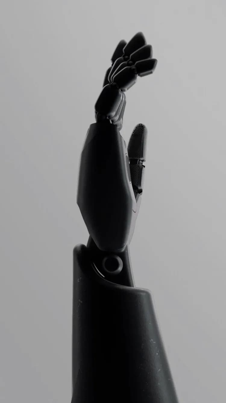 EngineAI SE01 humanoid robot — official EngineAI image 17