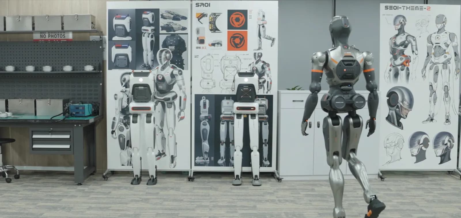 EngineAI SE01 humanoid robot — official EngineAI image